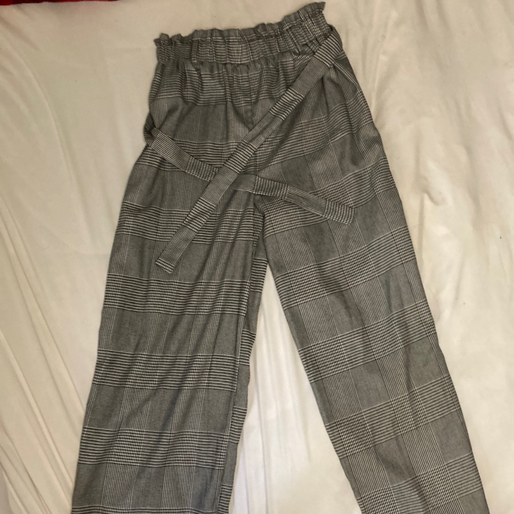 Straight pants with belt